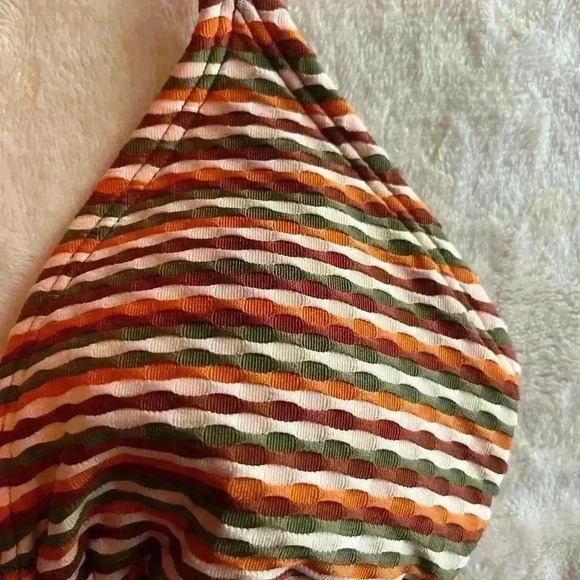 Xhilaration SZ S Swim Top - Picture 2 of 5